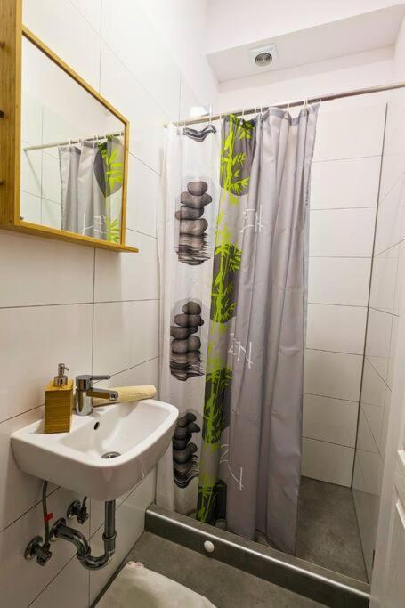 Cozy Ensuite Room In Zagreb Center Exterior photo