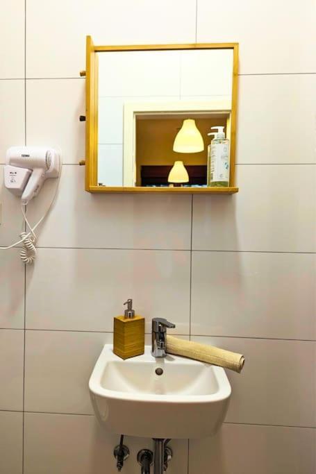 Cozy Ensuite Room In Zagreb Center Exterior photo